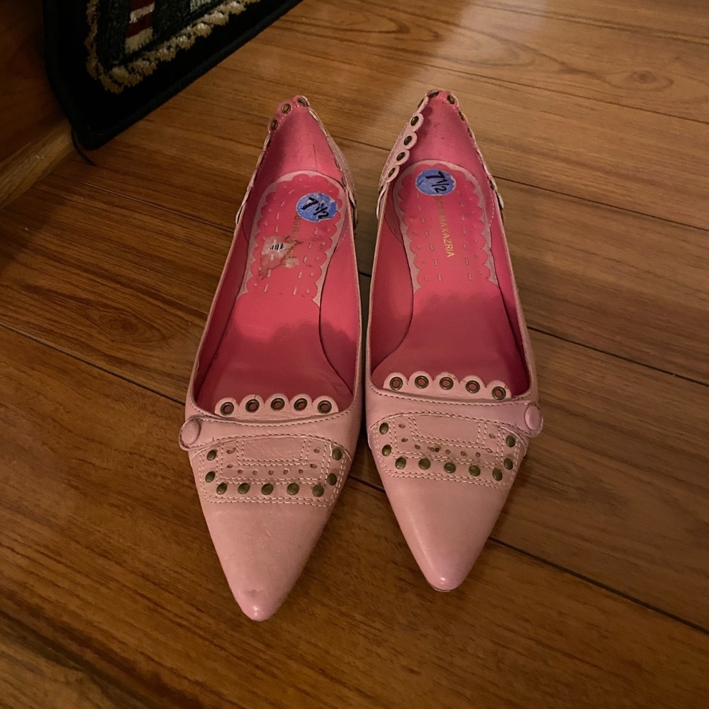 BCBGMAXAZRIA flats with slight heel